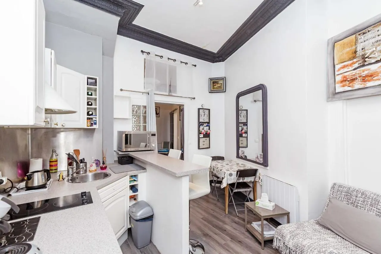 Apartment Charming T2 With All Comfort In Paris